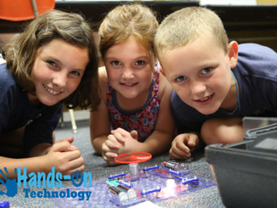 1T1A2064-1 hands on technology